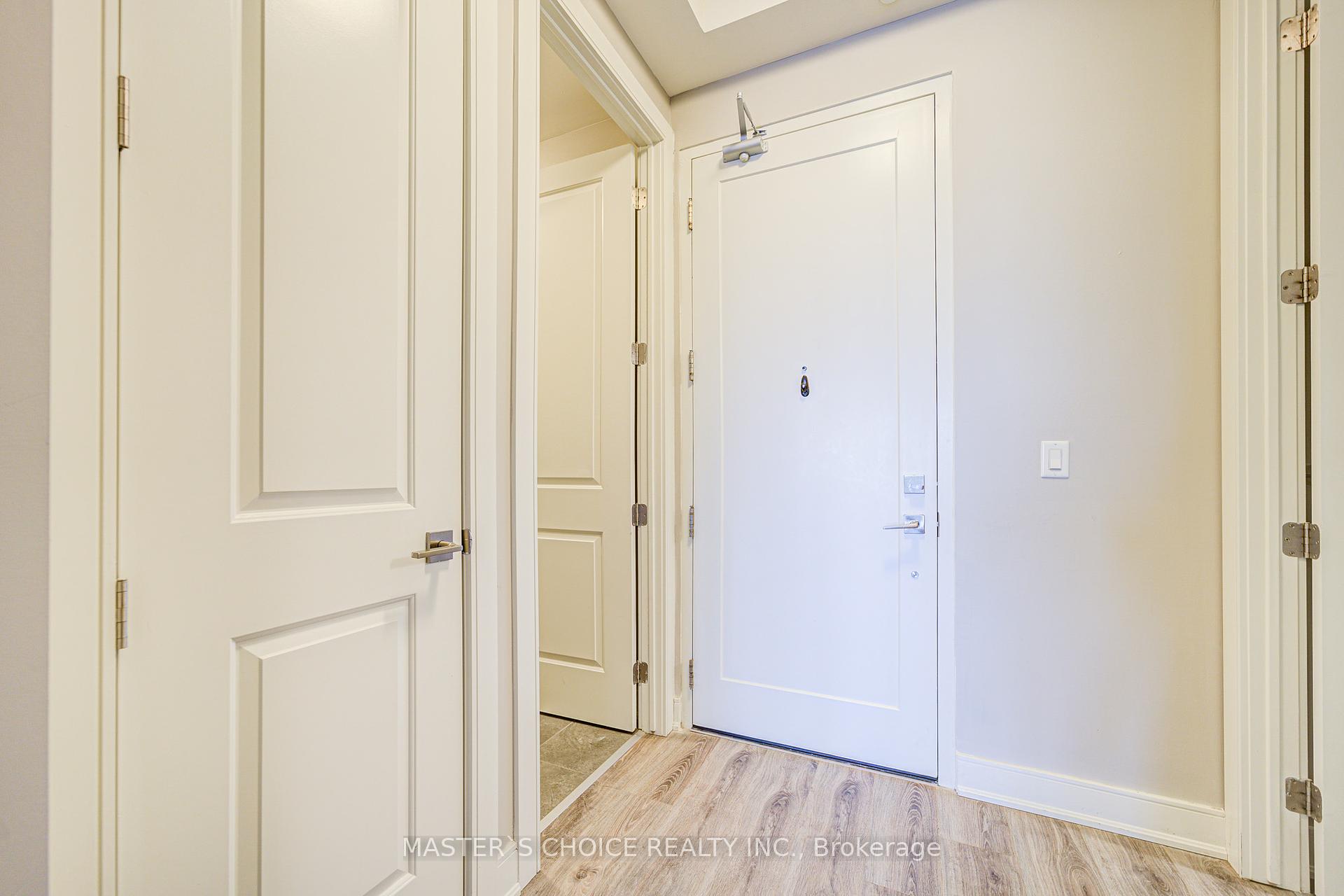 2 Bedrooms Condo at 150 Main, Hamilton For sale