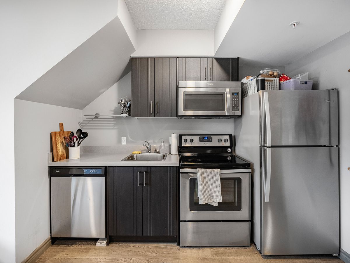 321 Spruce Street 709