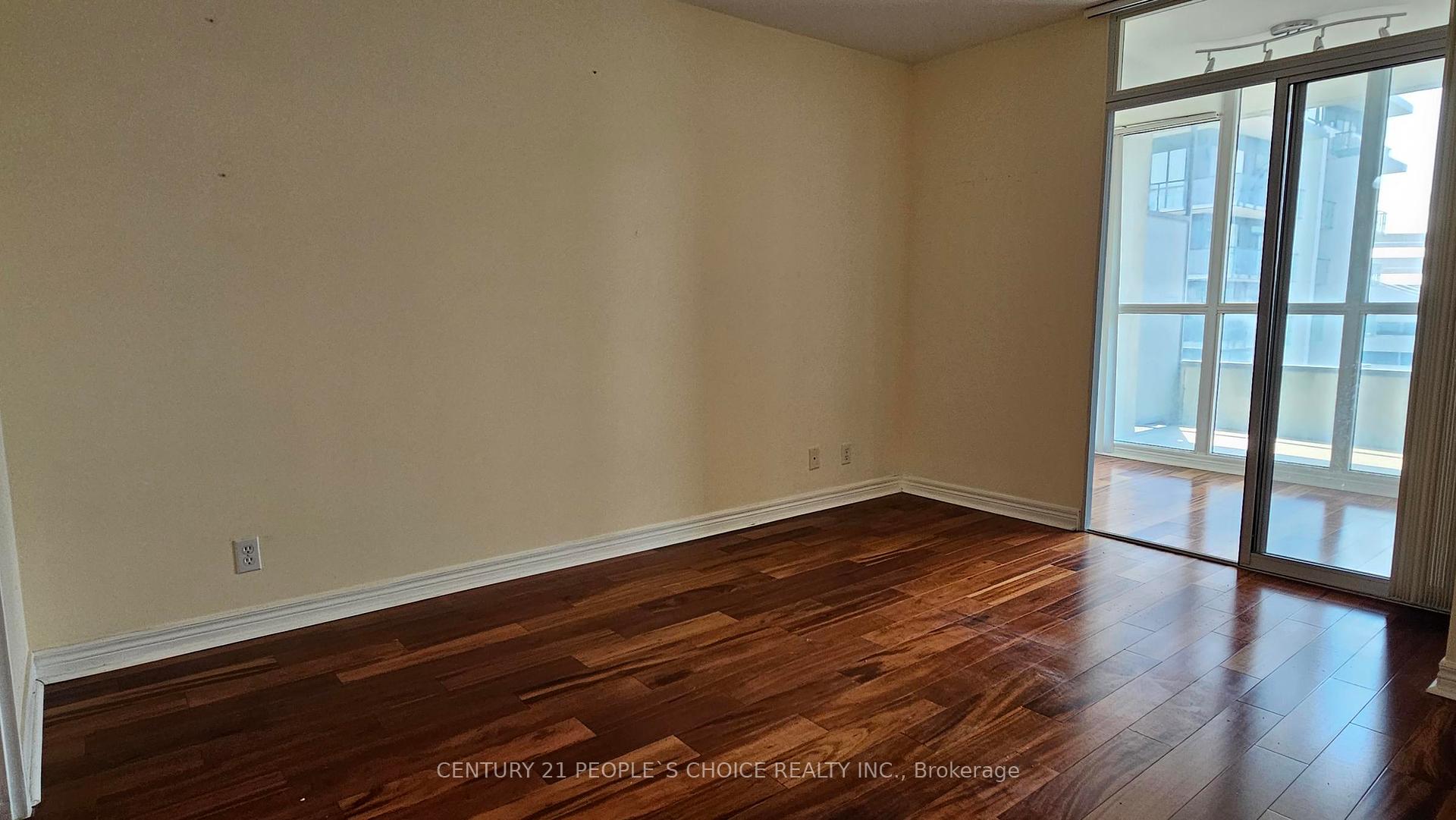 2 Bedrooms Condo at 23 Hollywood, Toronto For sale