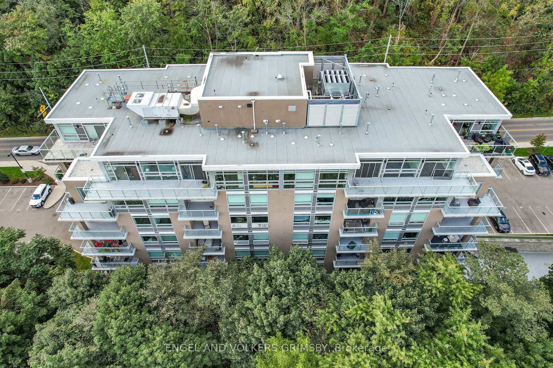 2 Bedrooms Condo at 479 Charlton,  Hamilton For sale