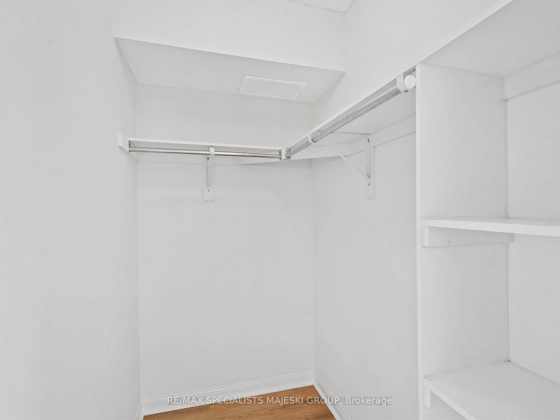 2 Bedrooms Condo at 2891 Rio, Mississauga For sale