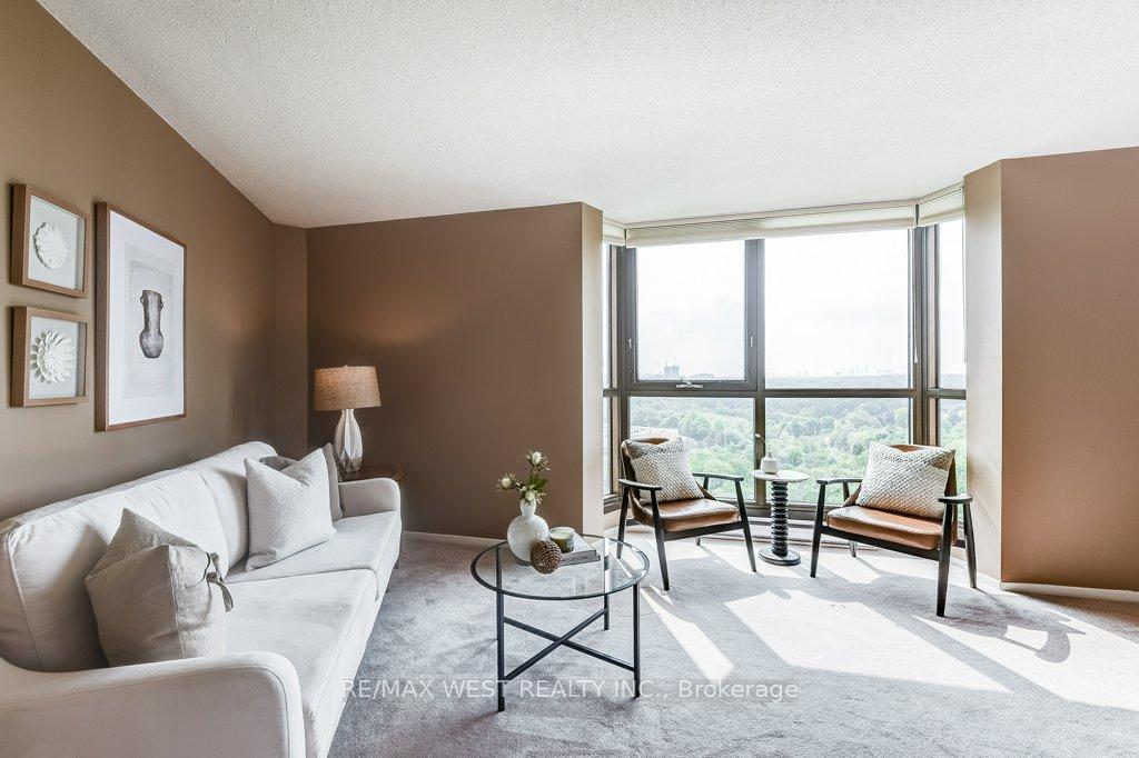 3 Bedrooms Condo at 2000 Islington, Toronto For sale