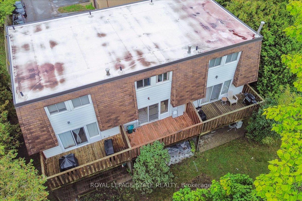 3 Bedrooms Condo at 36 Greendale,  Hamilton For sale