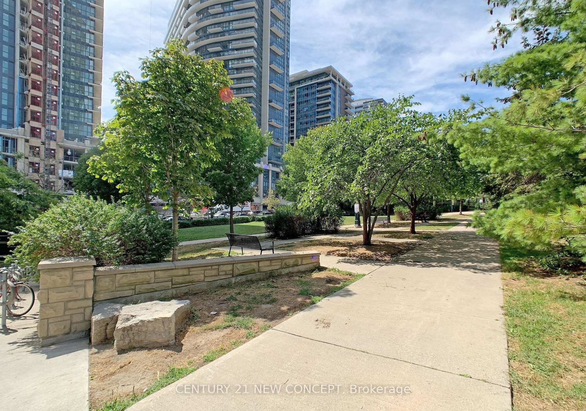 2 Bedrooms Condo at 19 Western Battery, Toronto For sale