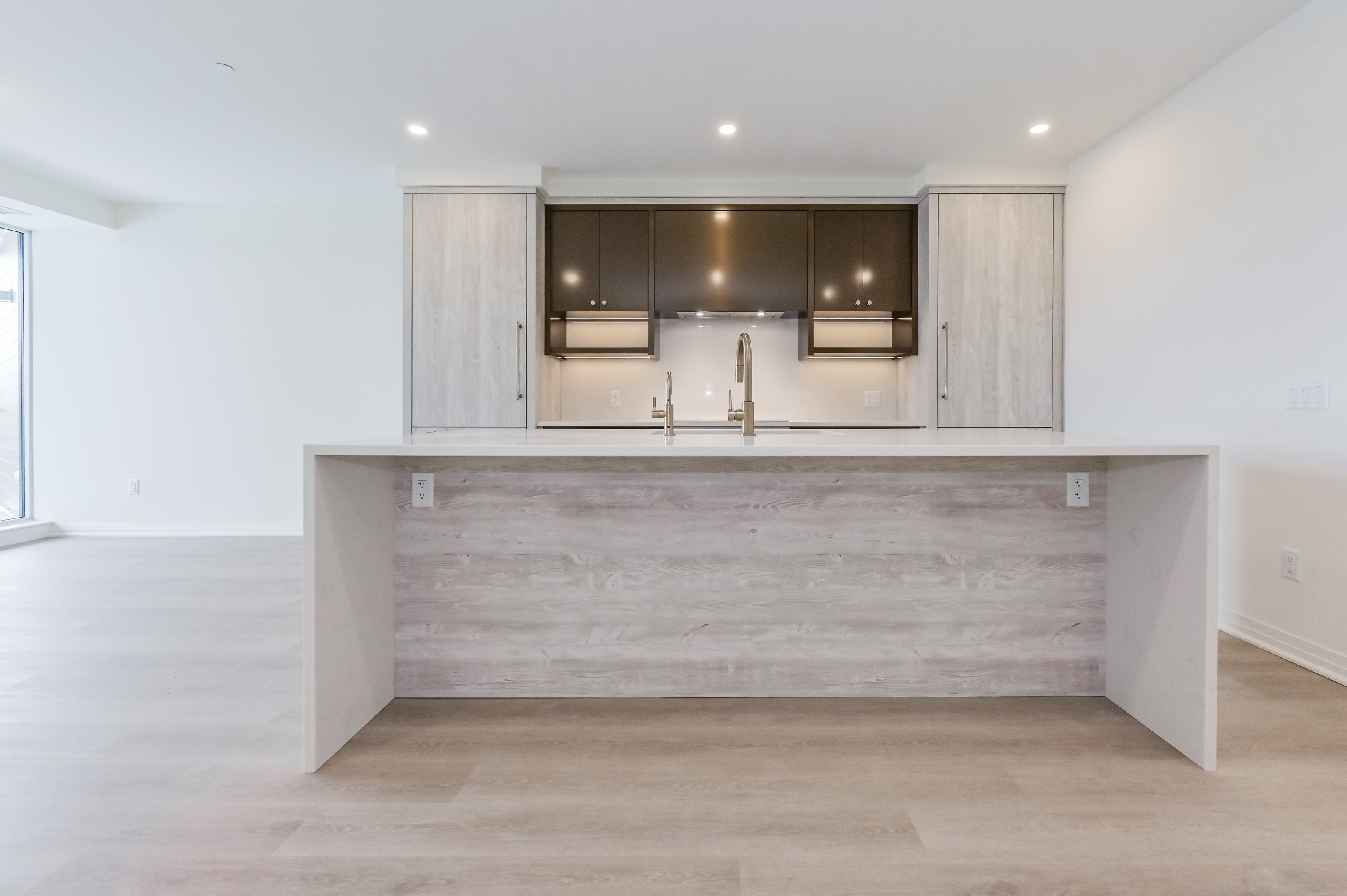 6523 Wellington 7 Road 402