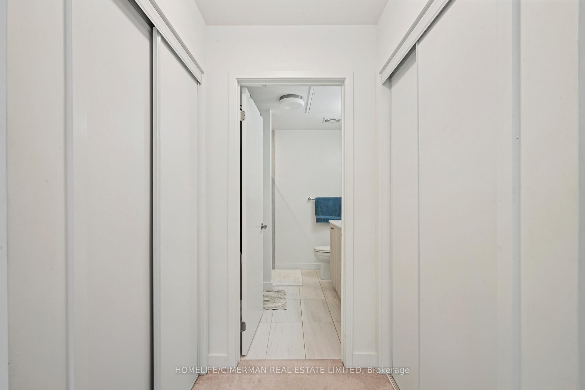 4 Bedrooms Condo at 210 Sabina, Oakville For sale
