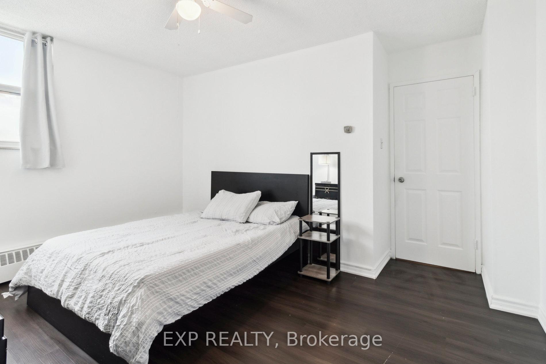 3 Bedrooms Condo at 5 Parkway Forest, Toronto For sale