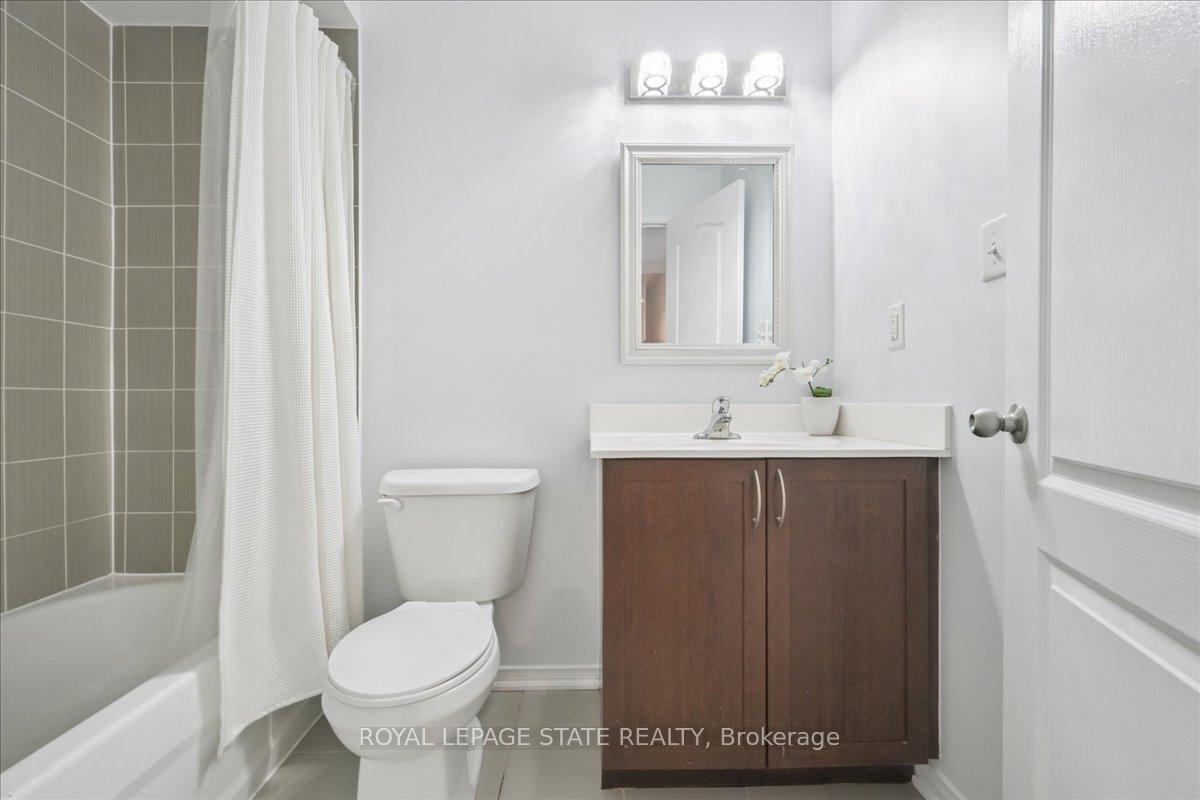 2 Bedrooms Condo at 2450 Post, Oakville For sale