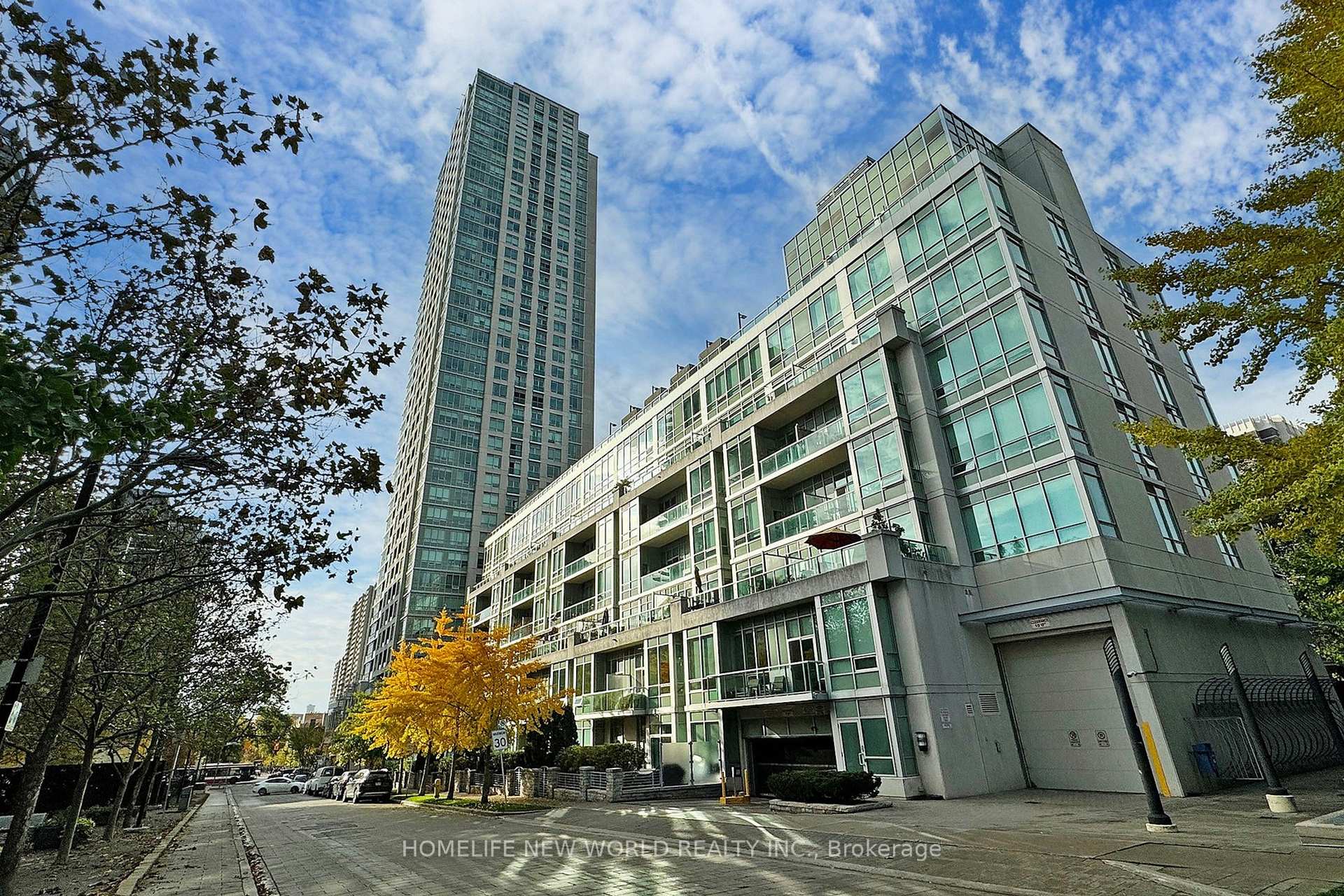 2 Bedrooms Condo at 120 Homewood, Toronto For sale