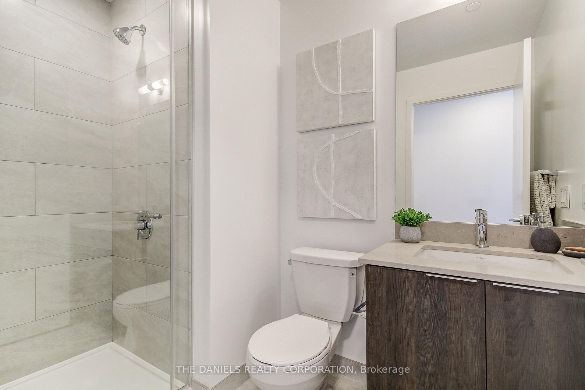 2 Bedrooms Condo at 395 Square One,  Mississauga For sale