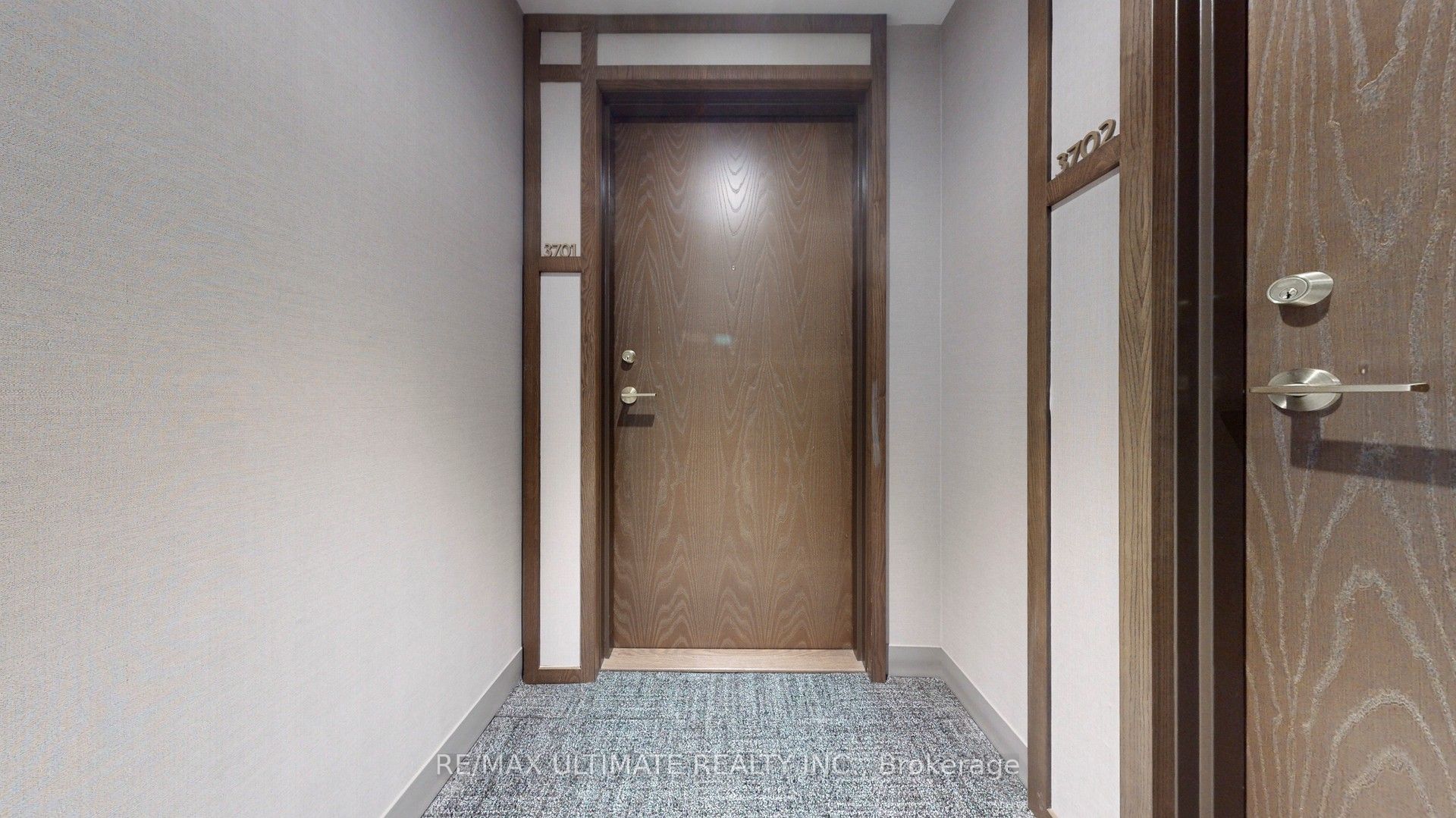 1000 Portage Parkway, #3701