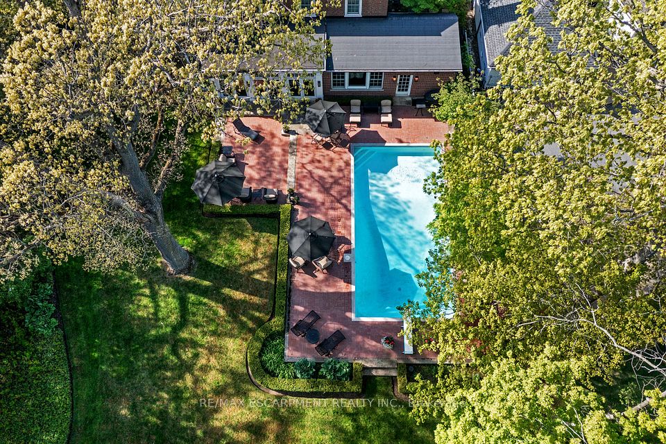 5 Mayfair Place, Hamilton, ON L8S 4E9