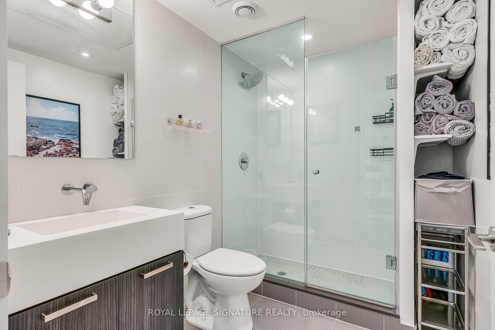 1 Bedroom Condo at 461 Adelaide, Toronto For sale