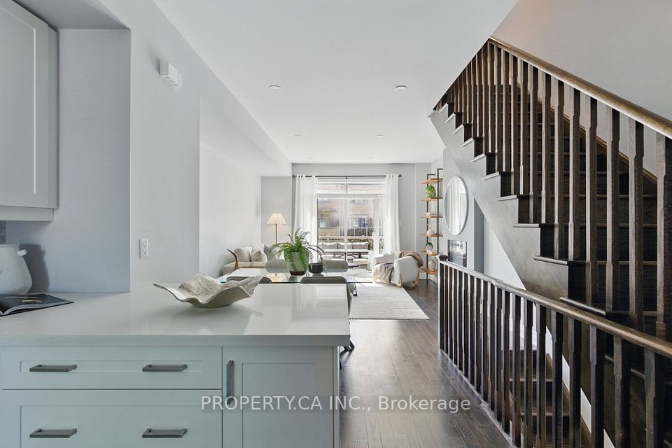1022A Islington Avenue, Toronto, ON M8Z 0E5