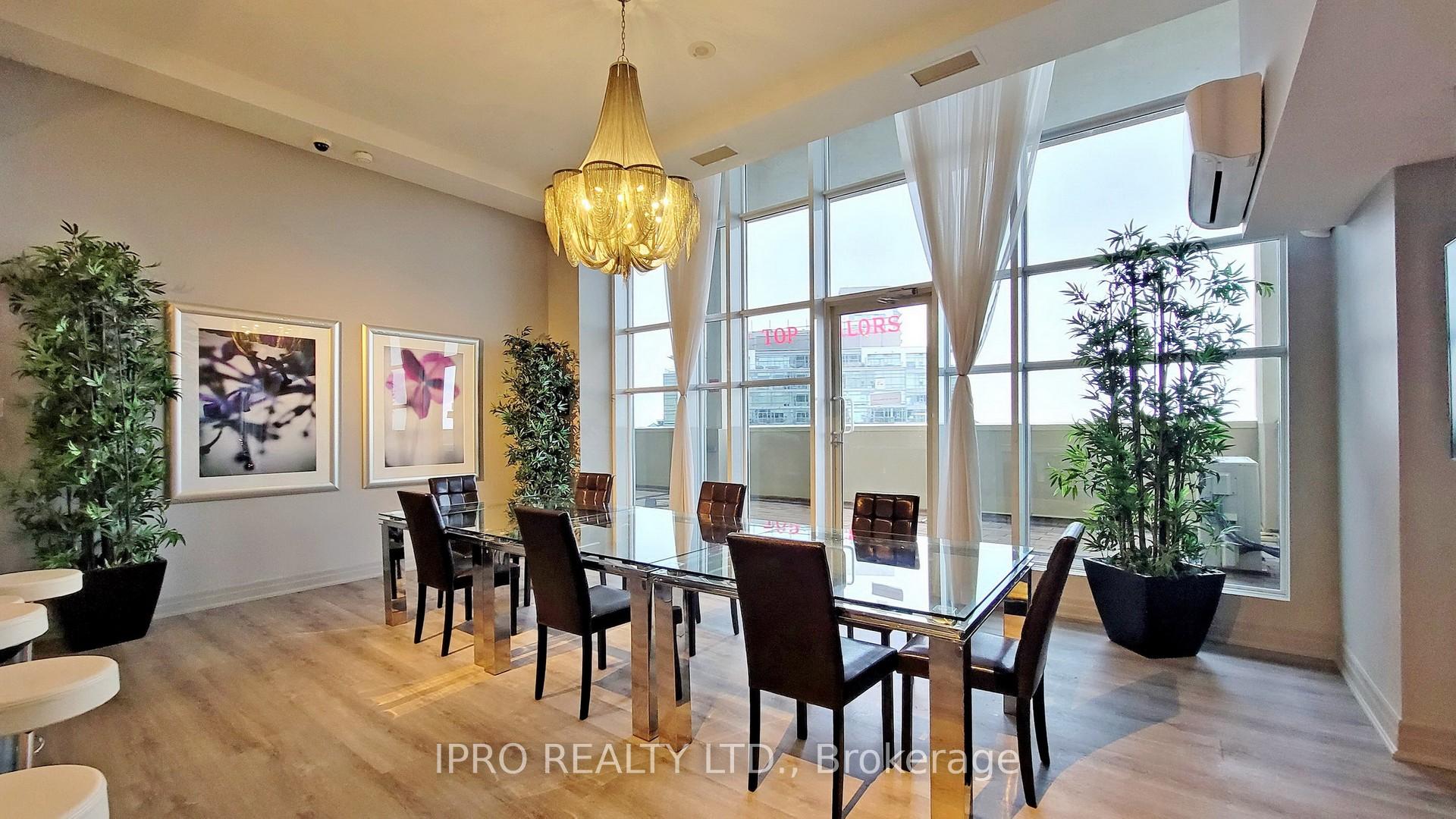 2 Bedrooms Condo at 628 Fleet, Toronto For sale