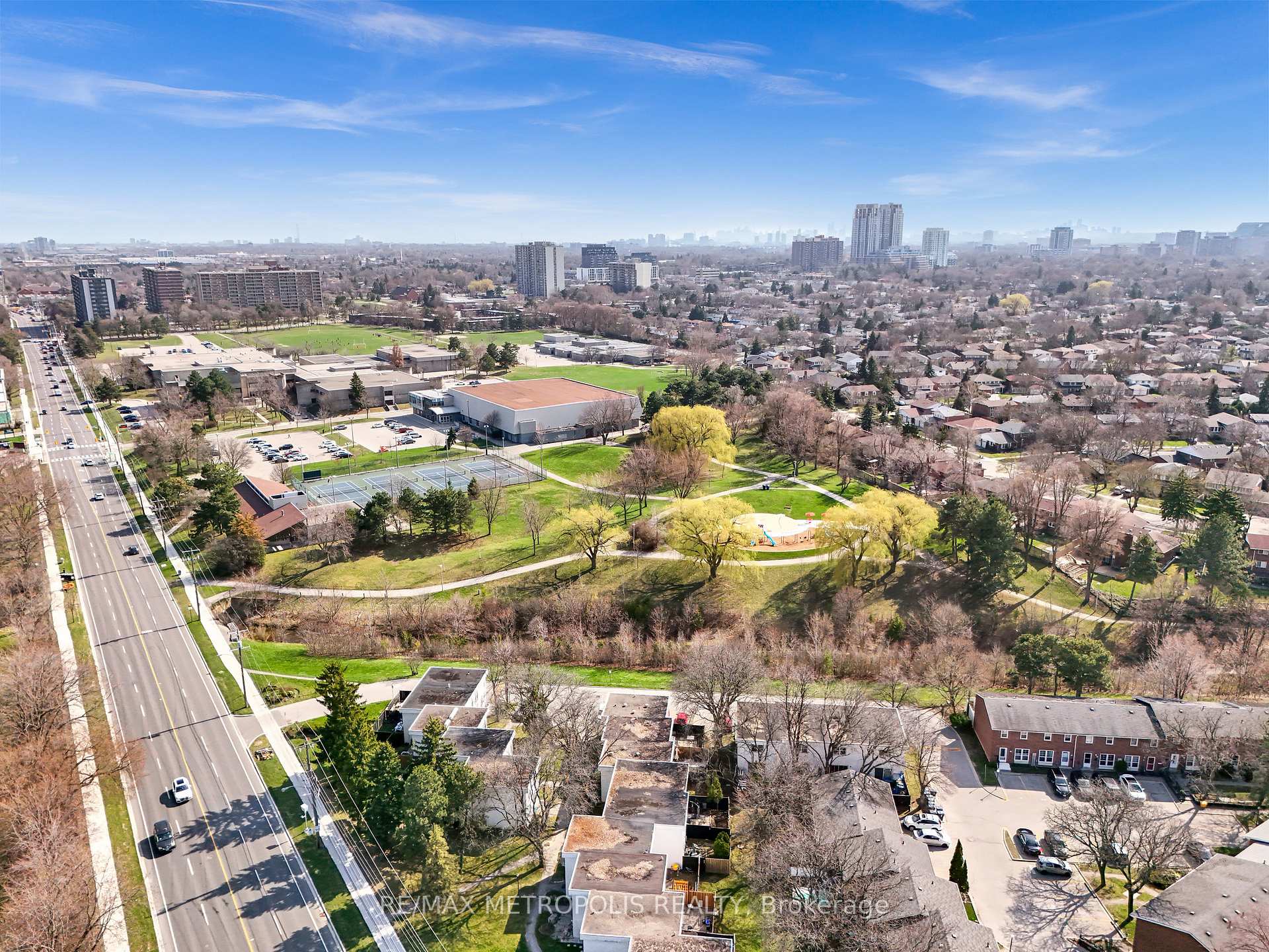 4 Bedrooms Condo at 2550 Birchmount, Toronto For sale