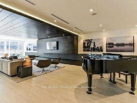 2 Bedrooms Condo at 55 Regent Park, Toronto For sale