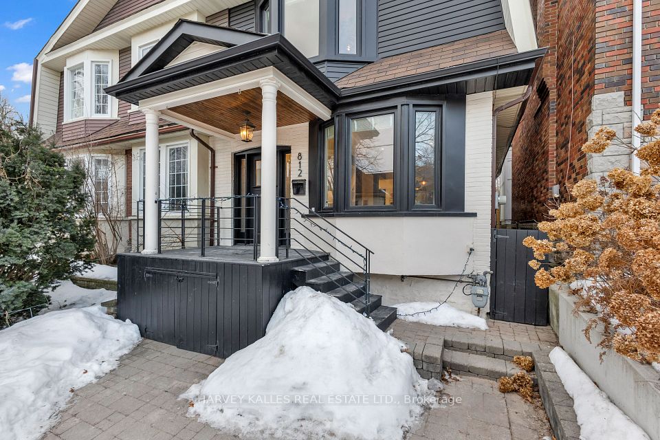 812 Duplex Avenue
