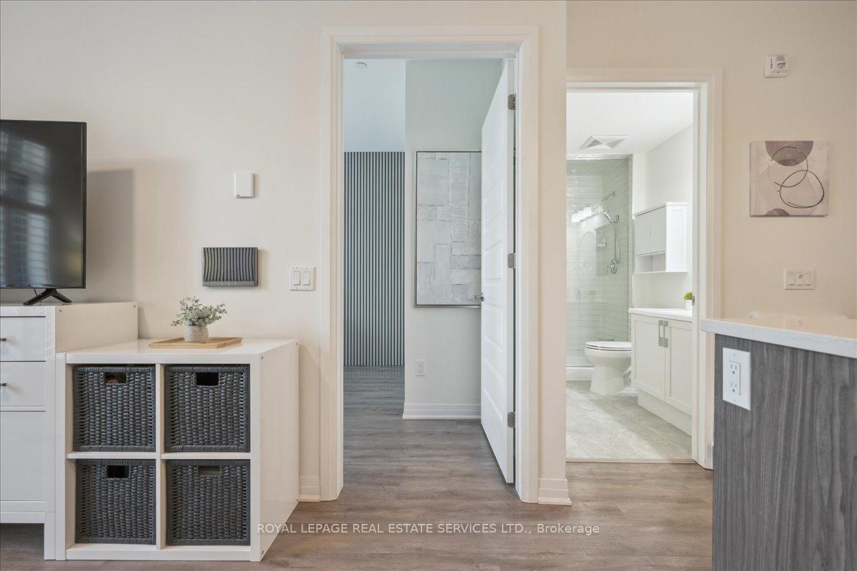 2 Bedrooms Condo at 95 DUNDAS, Oakville For sale