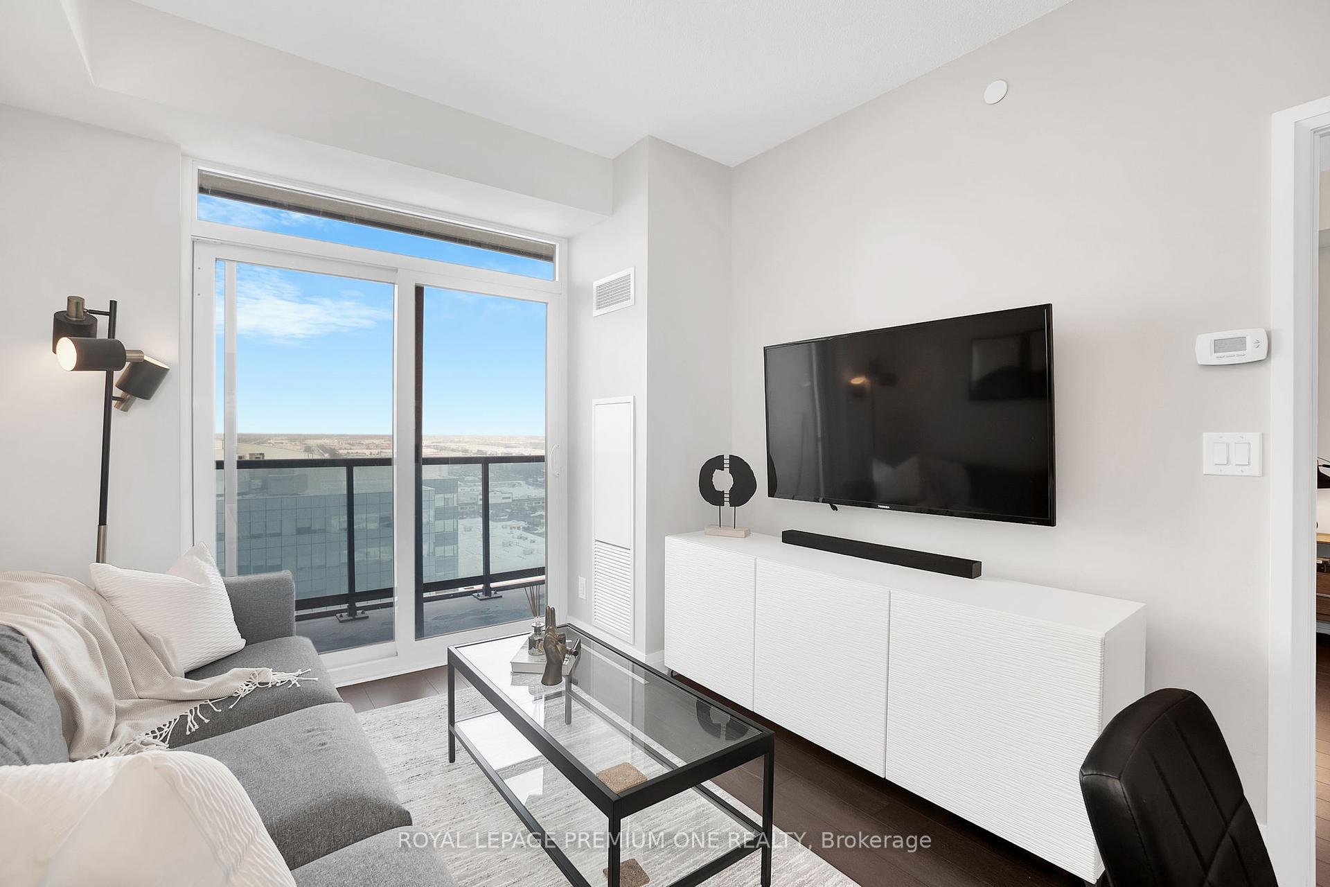 2 Bedrooms Condo at 3600 Highway 7, Vaughan For sale