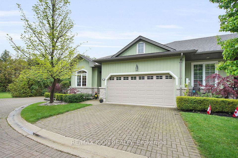 34 Oakwood Links Lane, Lambton Shores, ON N0M 1T0