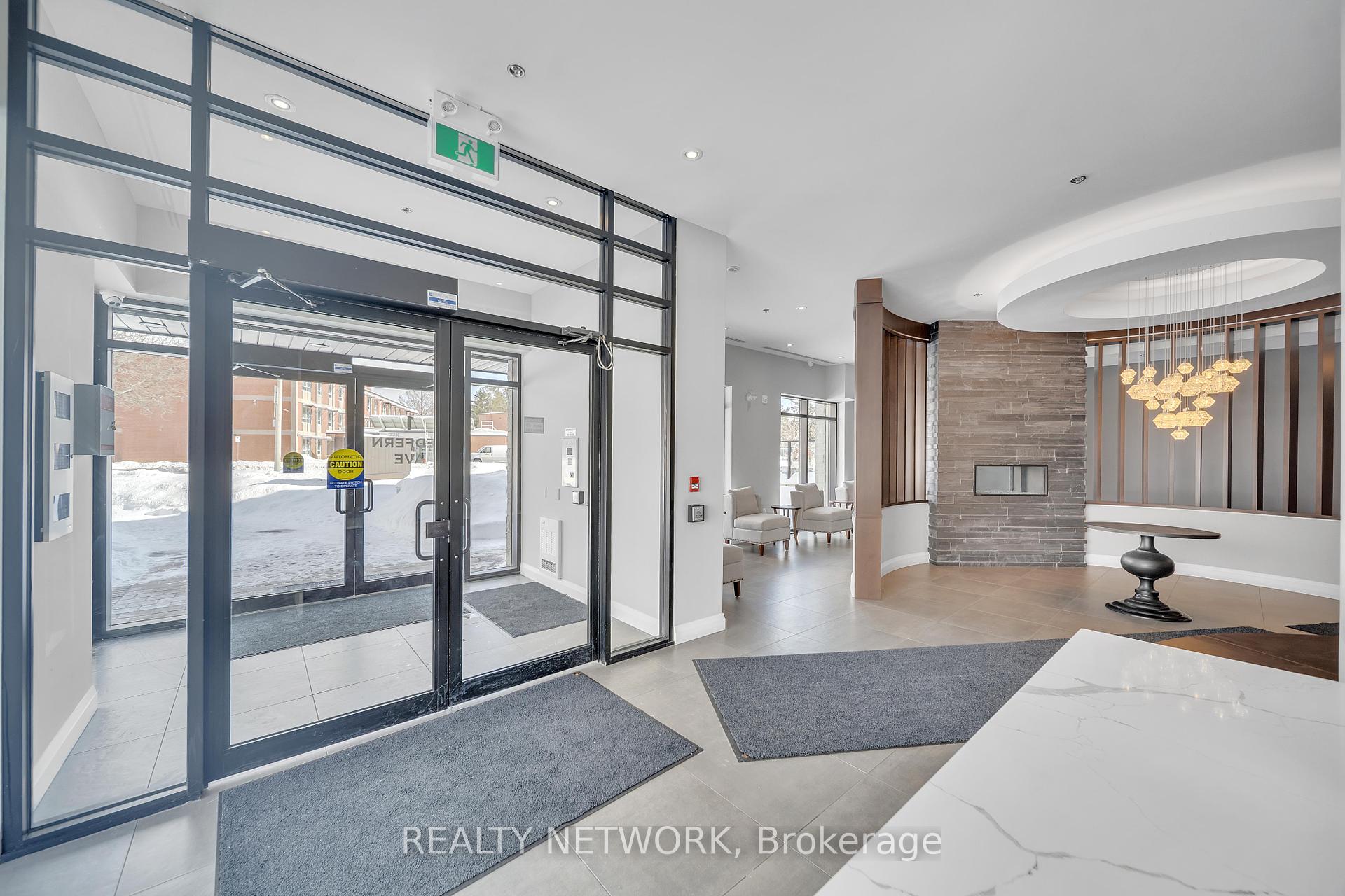 2 Bedrooms Condo at 1 Redfern, Hamilton For sale
