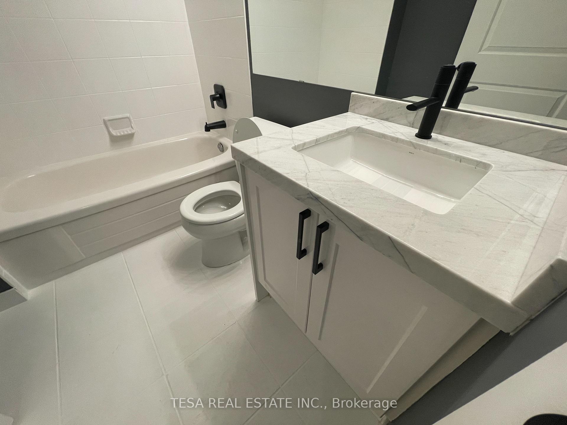 3 Bedrooms Condo at 4968 Yonge,  Toronto For sale