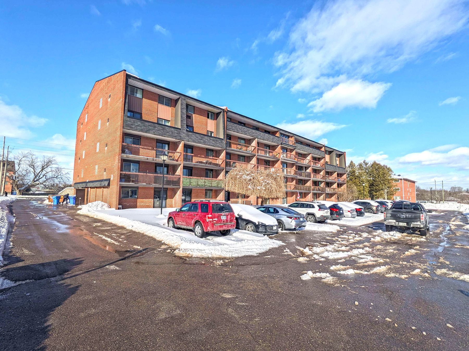 601 Dundas Street E 209