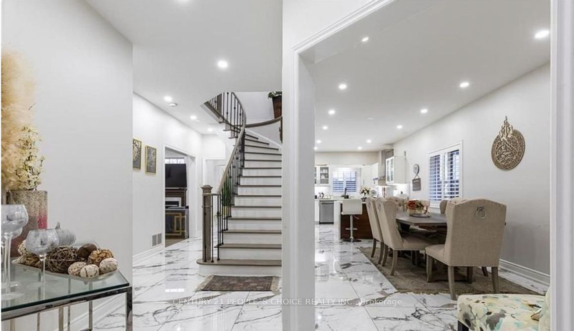 6993 Amour Terrace