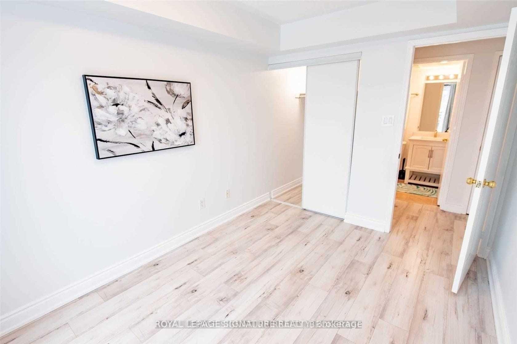 2 Bedrooms Condo at 4975 Southampton, Mississauga For sale