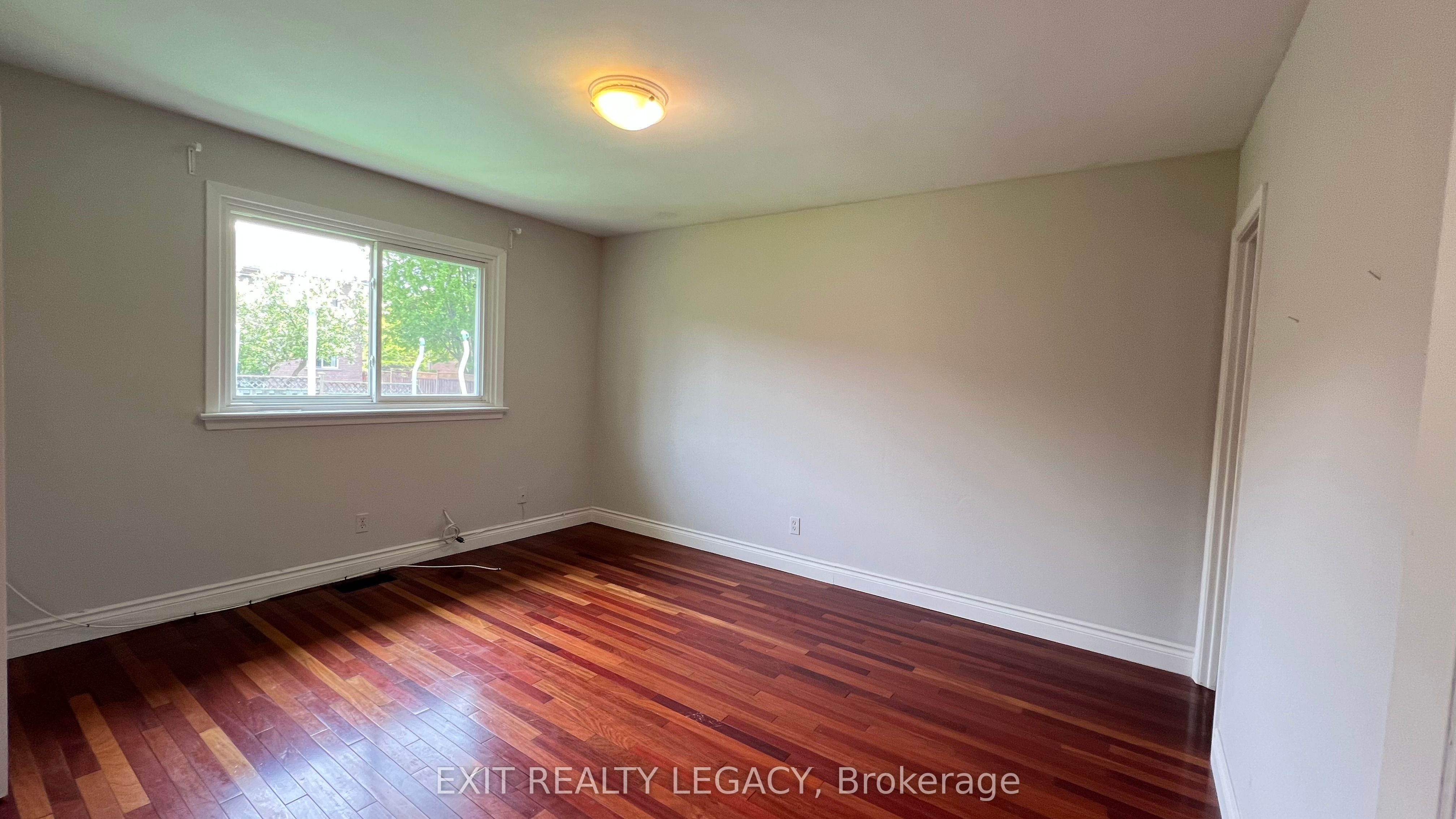89 Bond Crescent