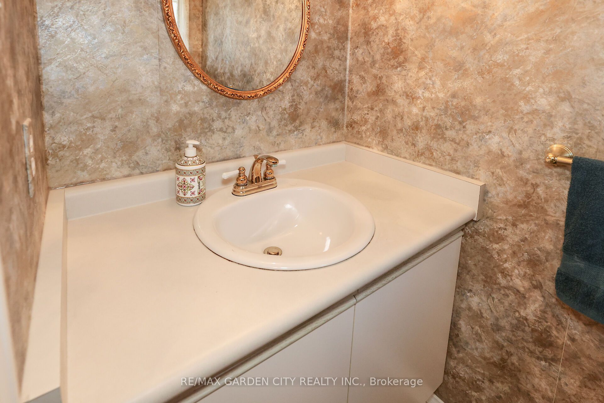 55 Kerman Avenue, #44