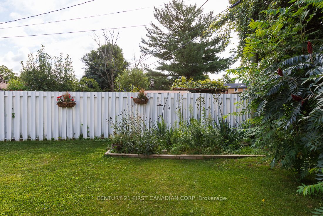82 Queenston Crescent