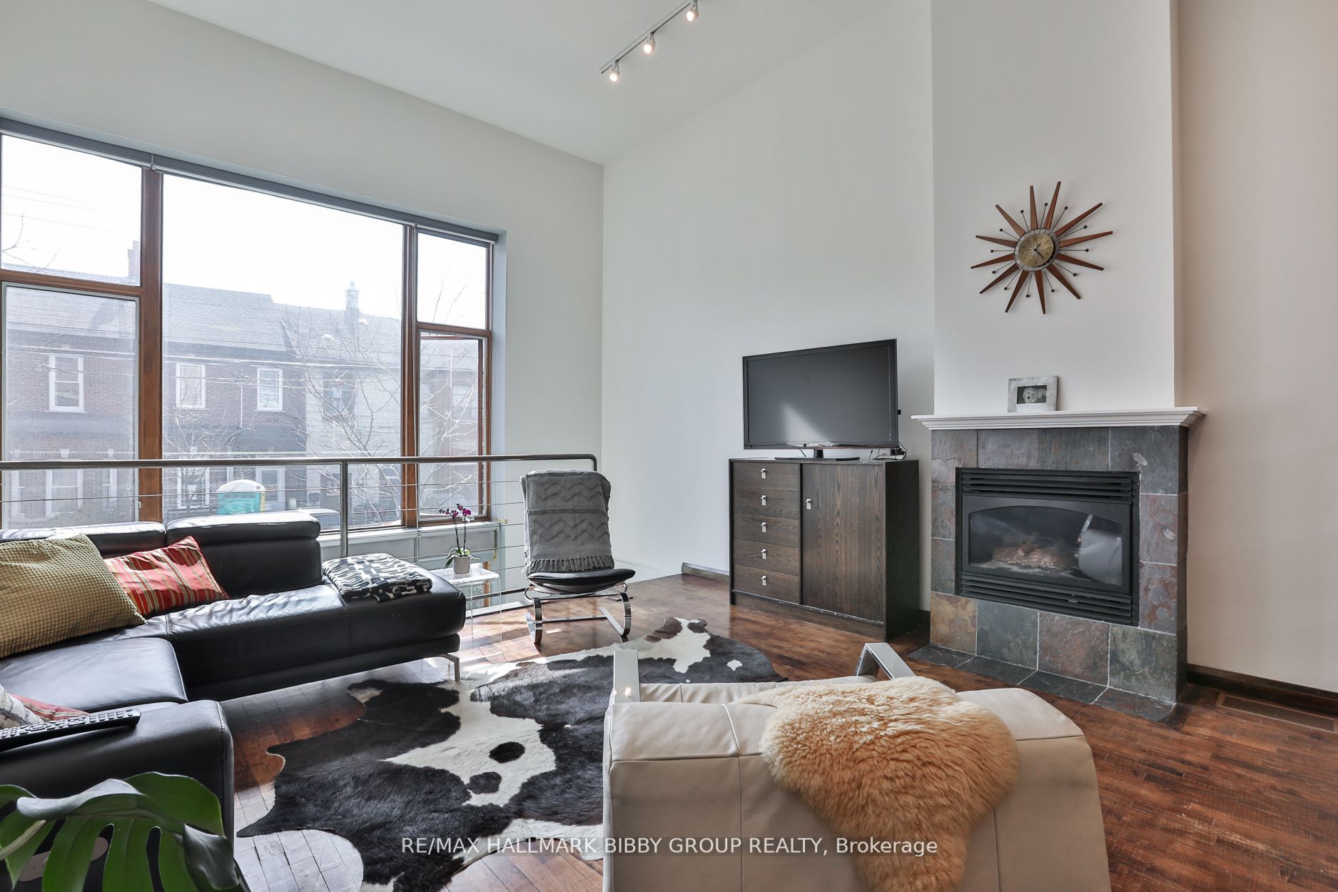 #101 - 676 Richmond Street, Toronto, ON M6J 1C3