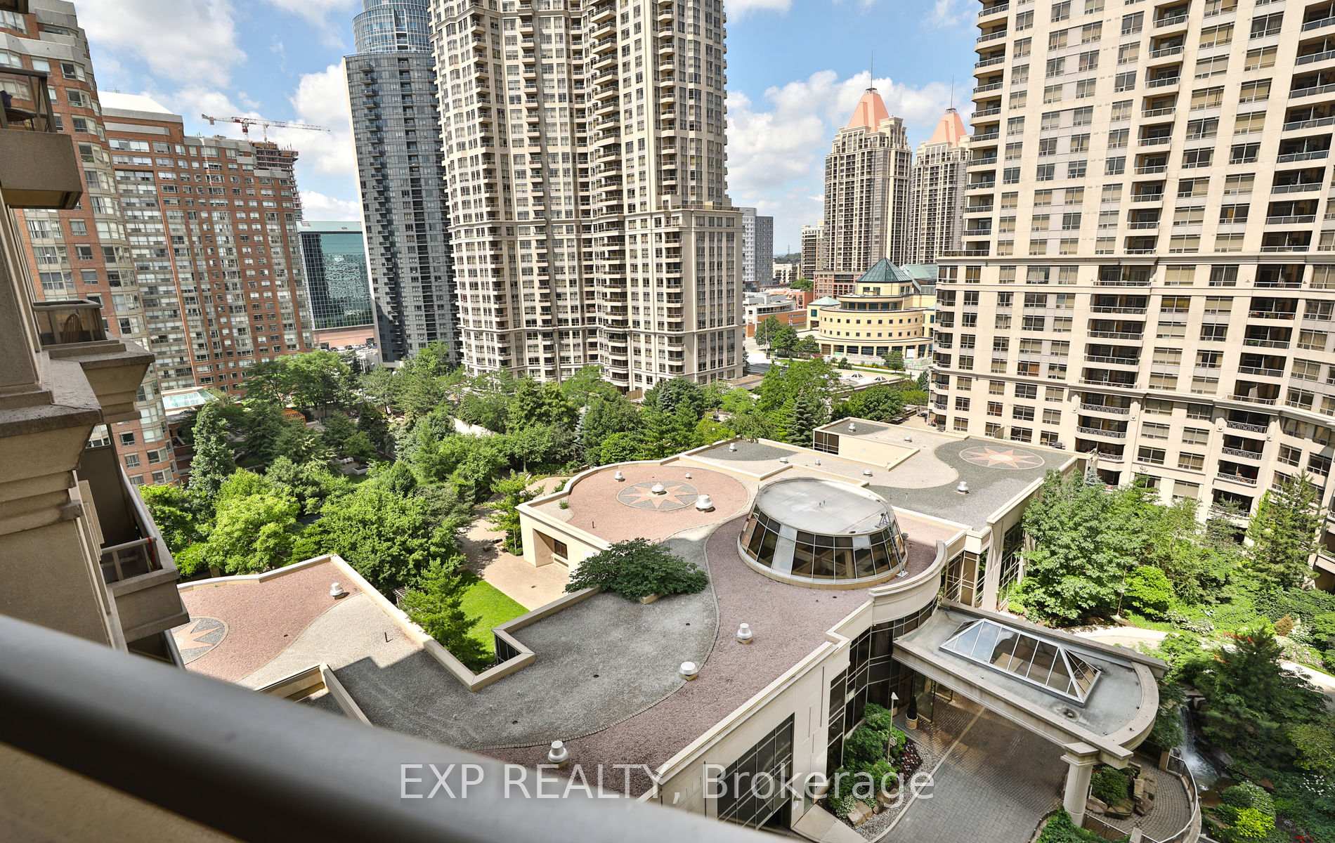 #1202 – 3880 Duke of York Boulevard, Mississauga, ON L5B 4M7