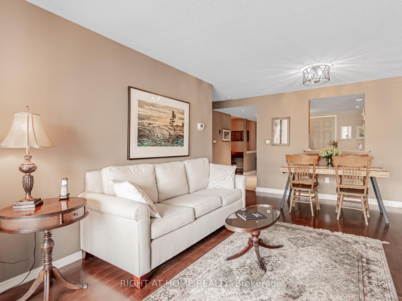 2 Bedrooms Condo at 225 Davenport, Toronto For sale