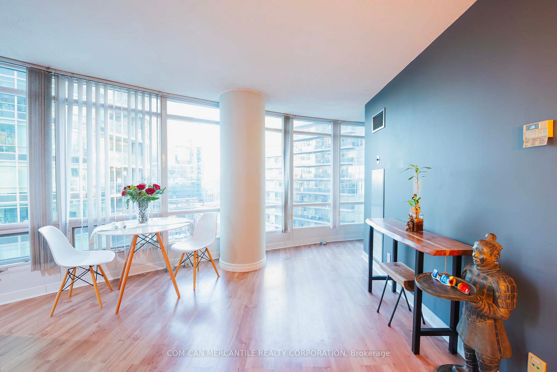 2 Bedrooms Condo at 361 Front,  Toronto For sale