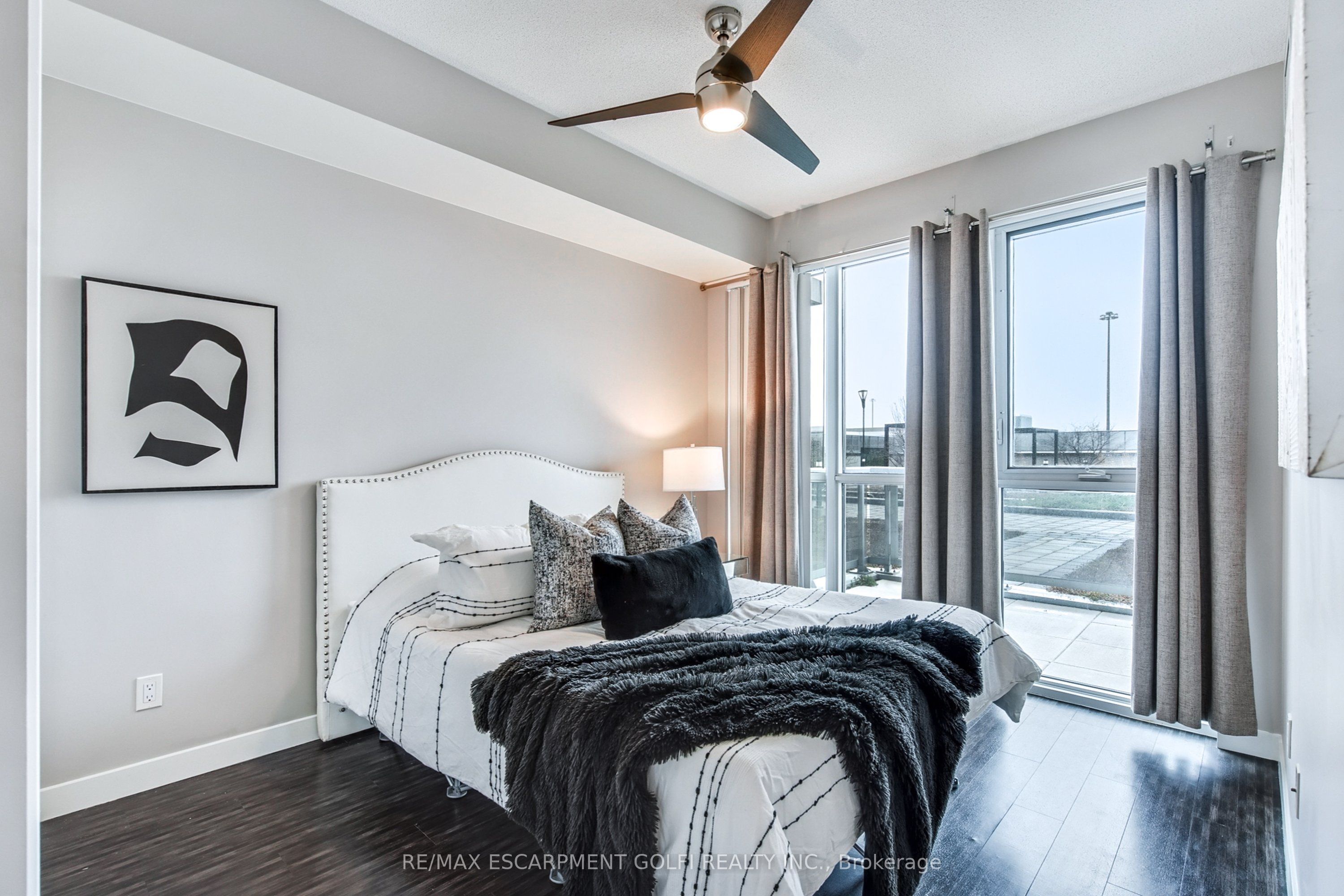 2093 Fairview Street, #408