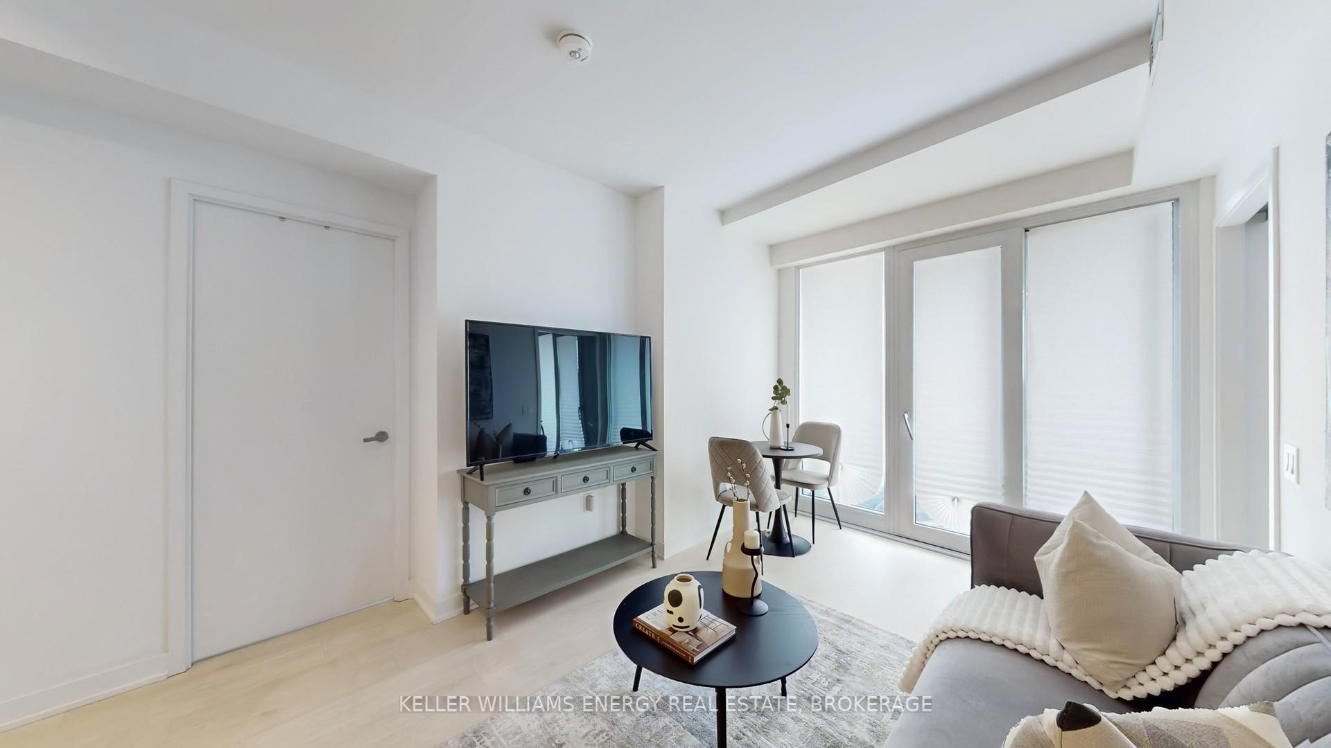 3 Bedrooms Condo at 3900 Confederation, Mississauga For sale