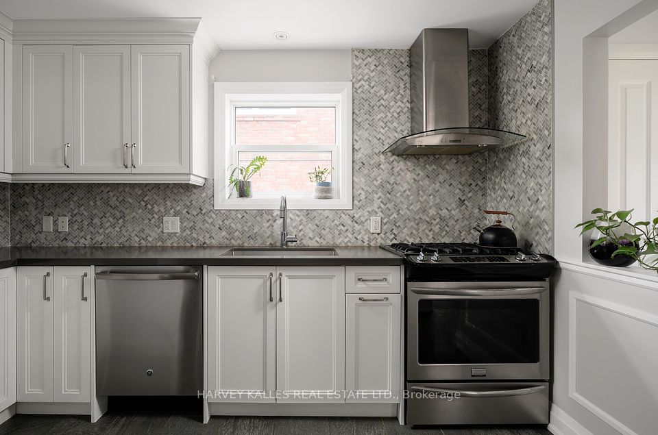 89 Charleswood Drive