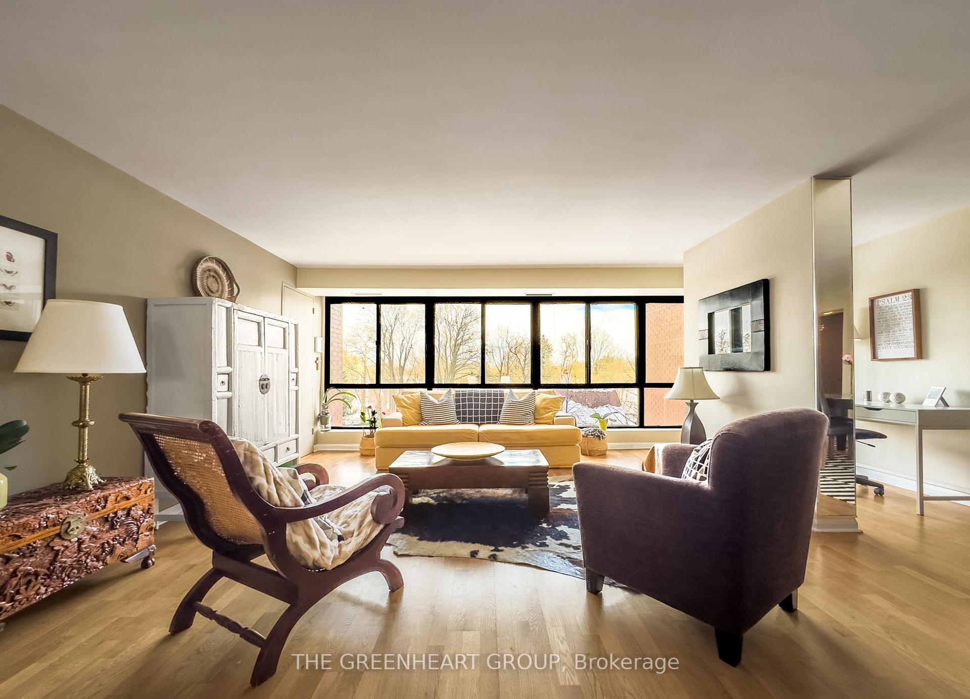 3 Bedrooms Condo at 1400 Dixie,  Mississauga For sale