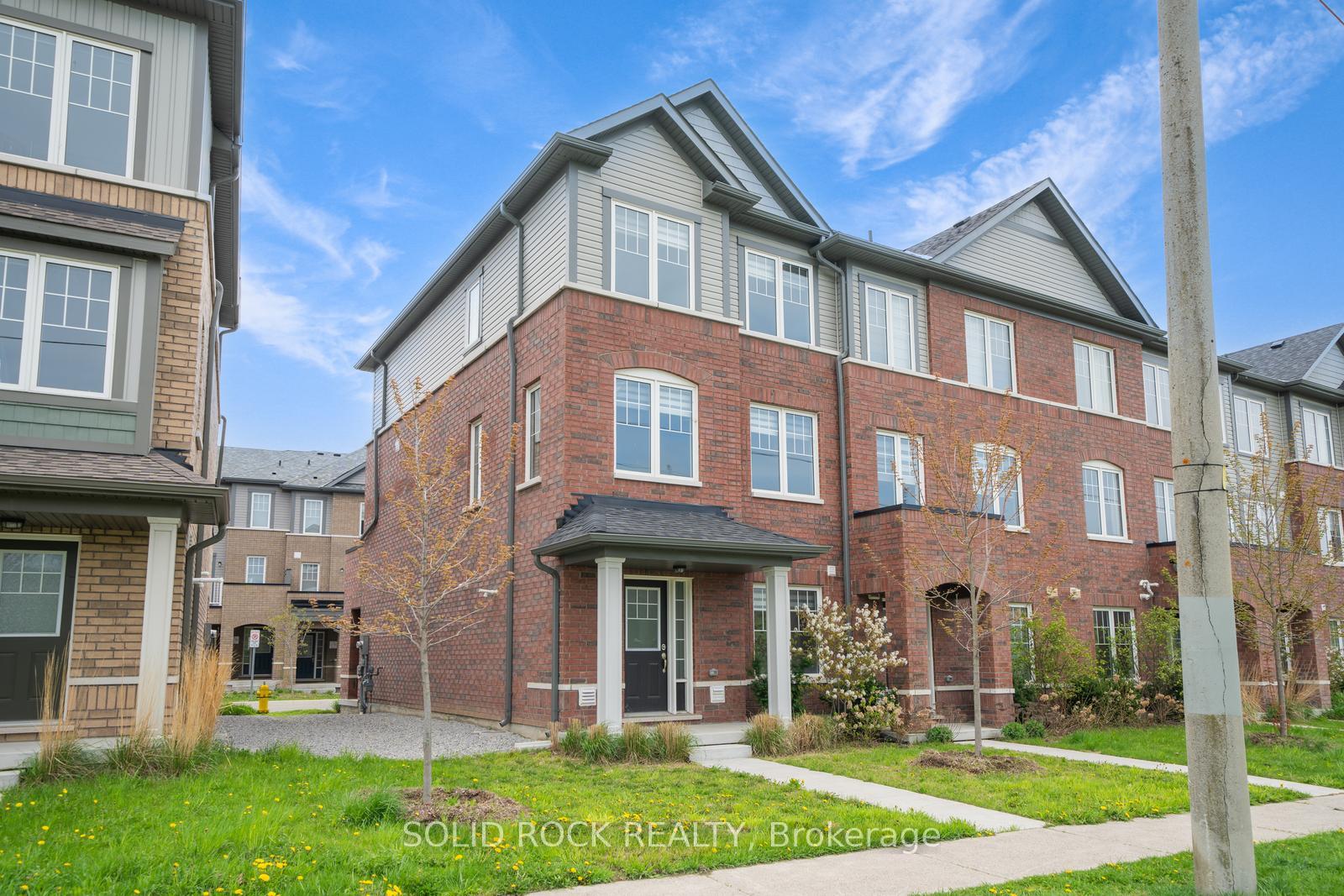 840 Atwater Path, Oshawa, ON L1J 0E8 ; MLS ID: E12176351