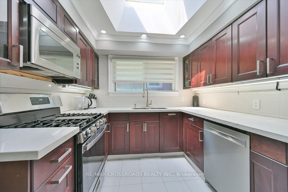 2 Eastpark Boulevard
