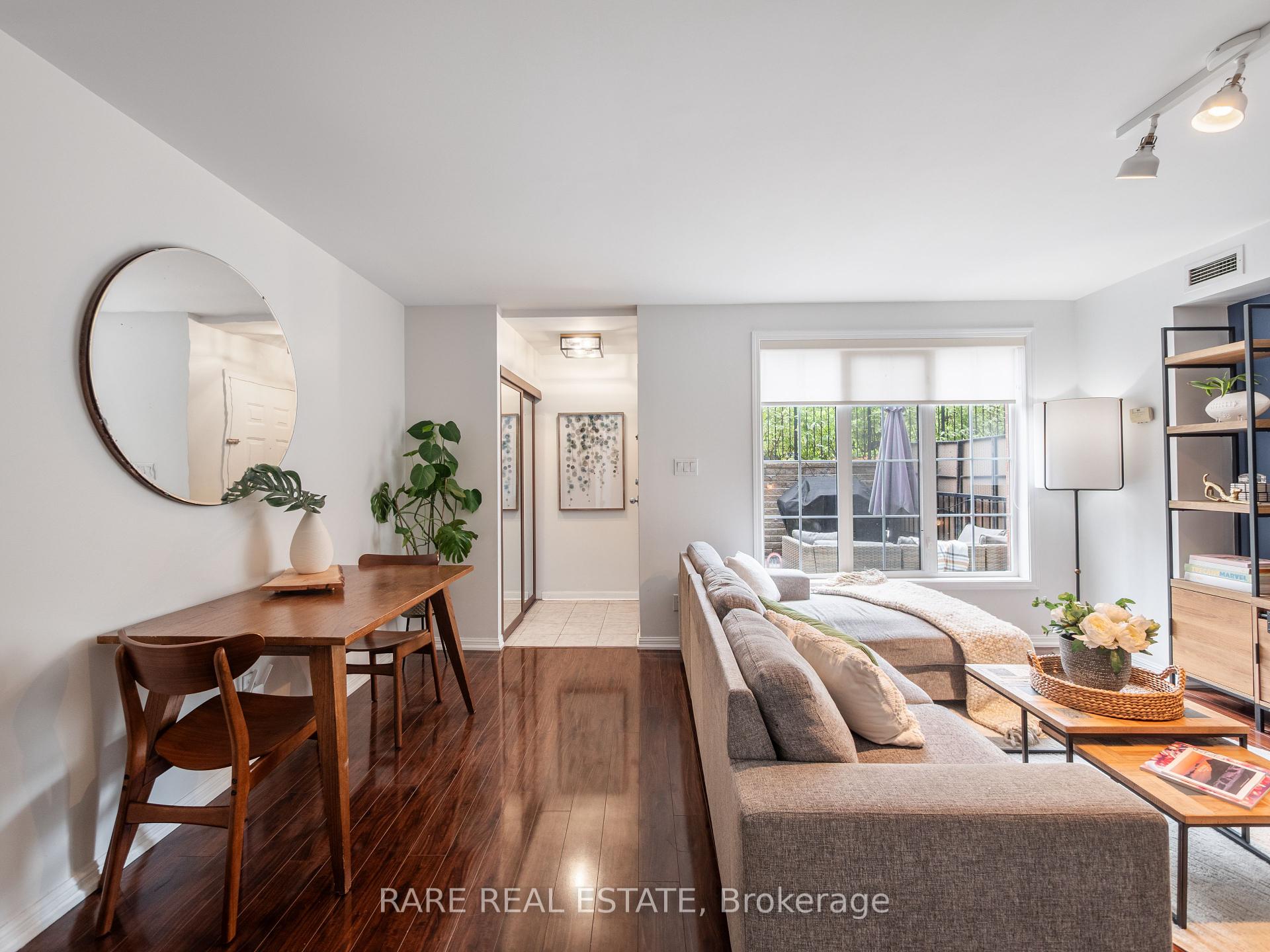 2 Bedrooms Condo at 60 Douro, Toronto For sale