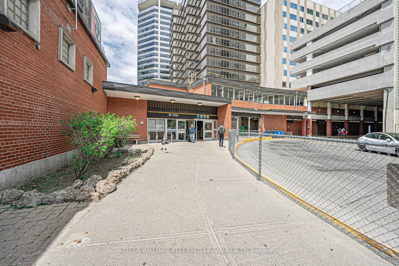 2 Bedrooms Condo at 67 Pleasant, Toronto For sale