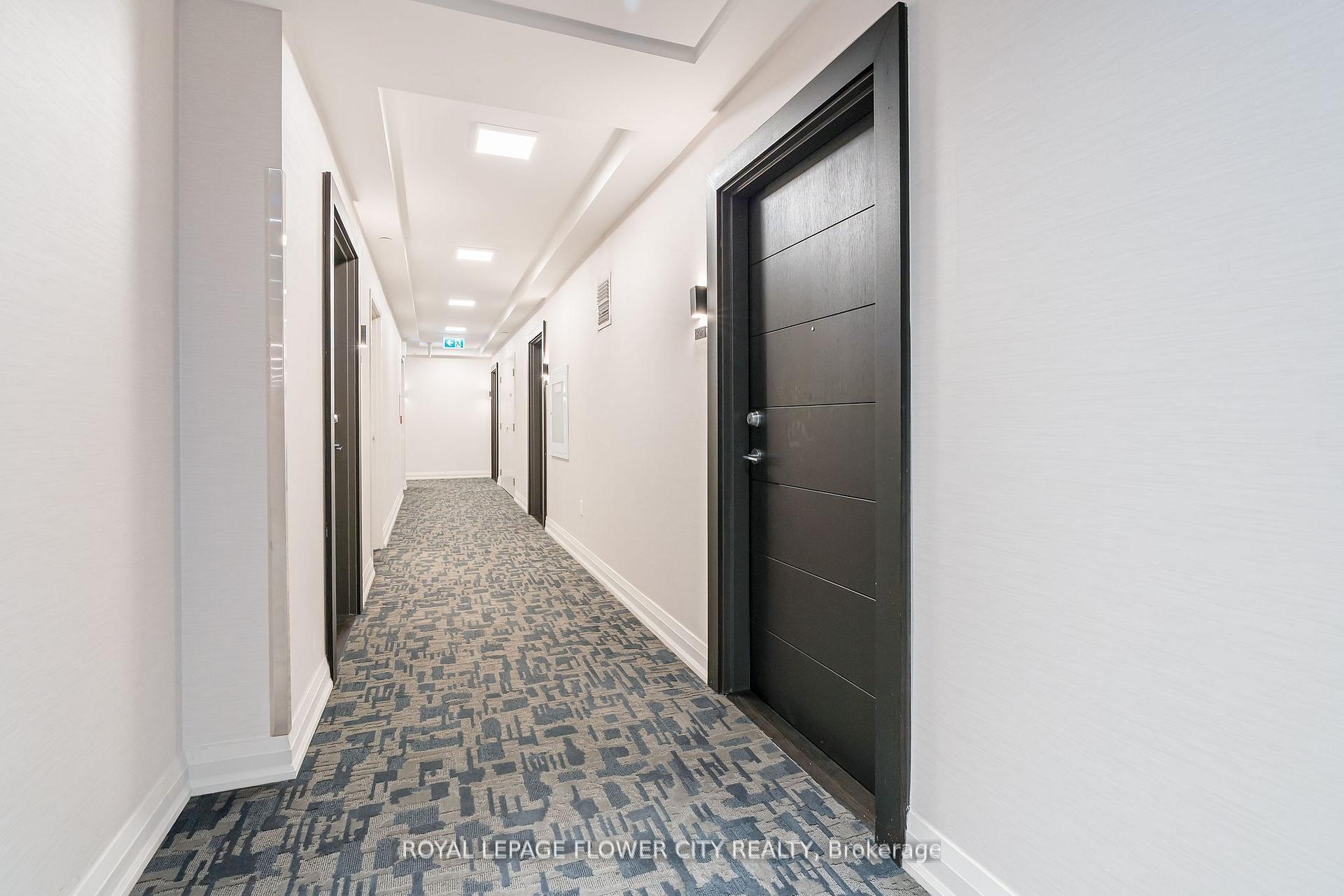 2 Bedrooms Condo at 212 King William, Hamilton For sale