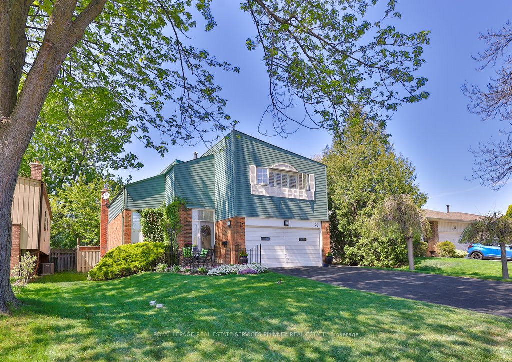 35 Bowshelm Court, Mississauga, ON L5N 1K2