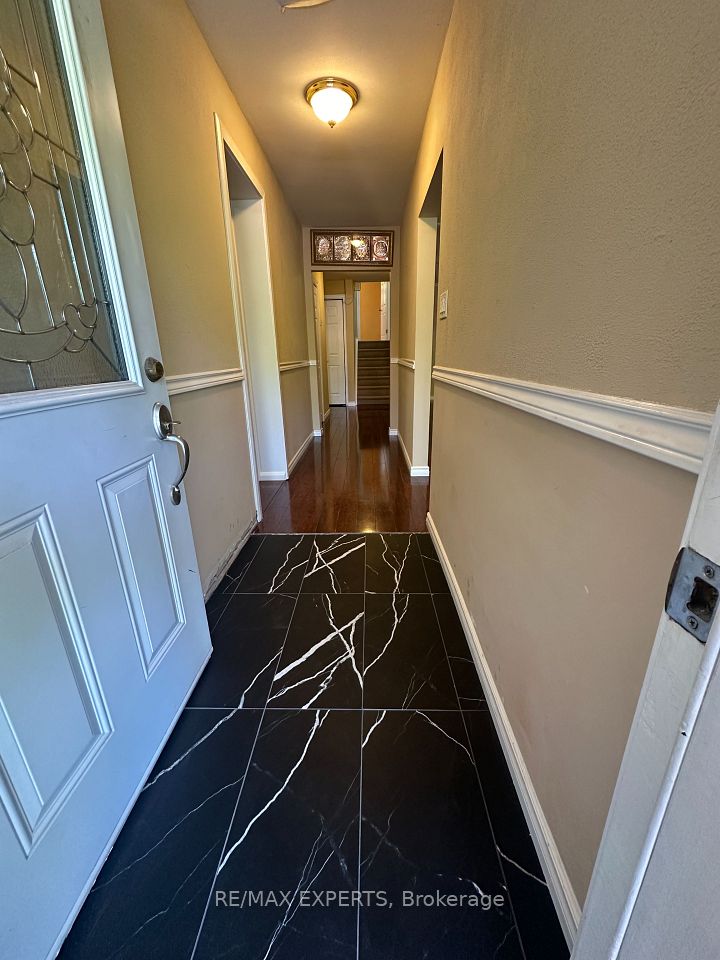 86 Garthdale Court, Toronto, ON M3H 5P9