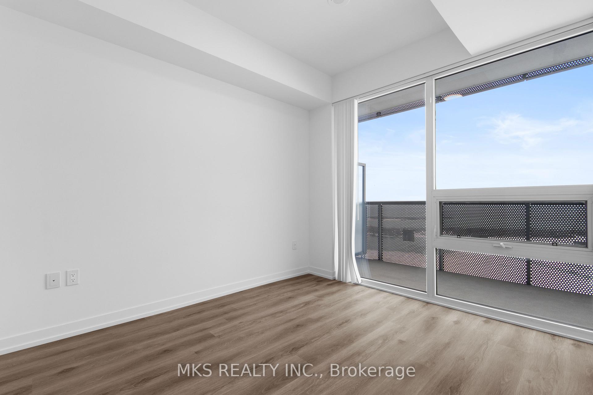3 Bedrooms Condo at 138 Downes,  Toronto For sale