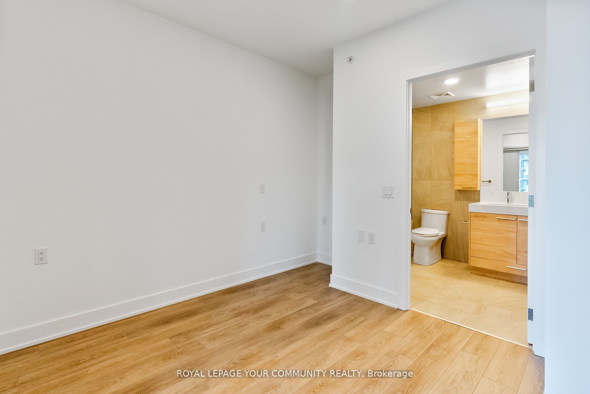 200 Redpath Avenue, #3306